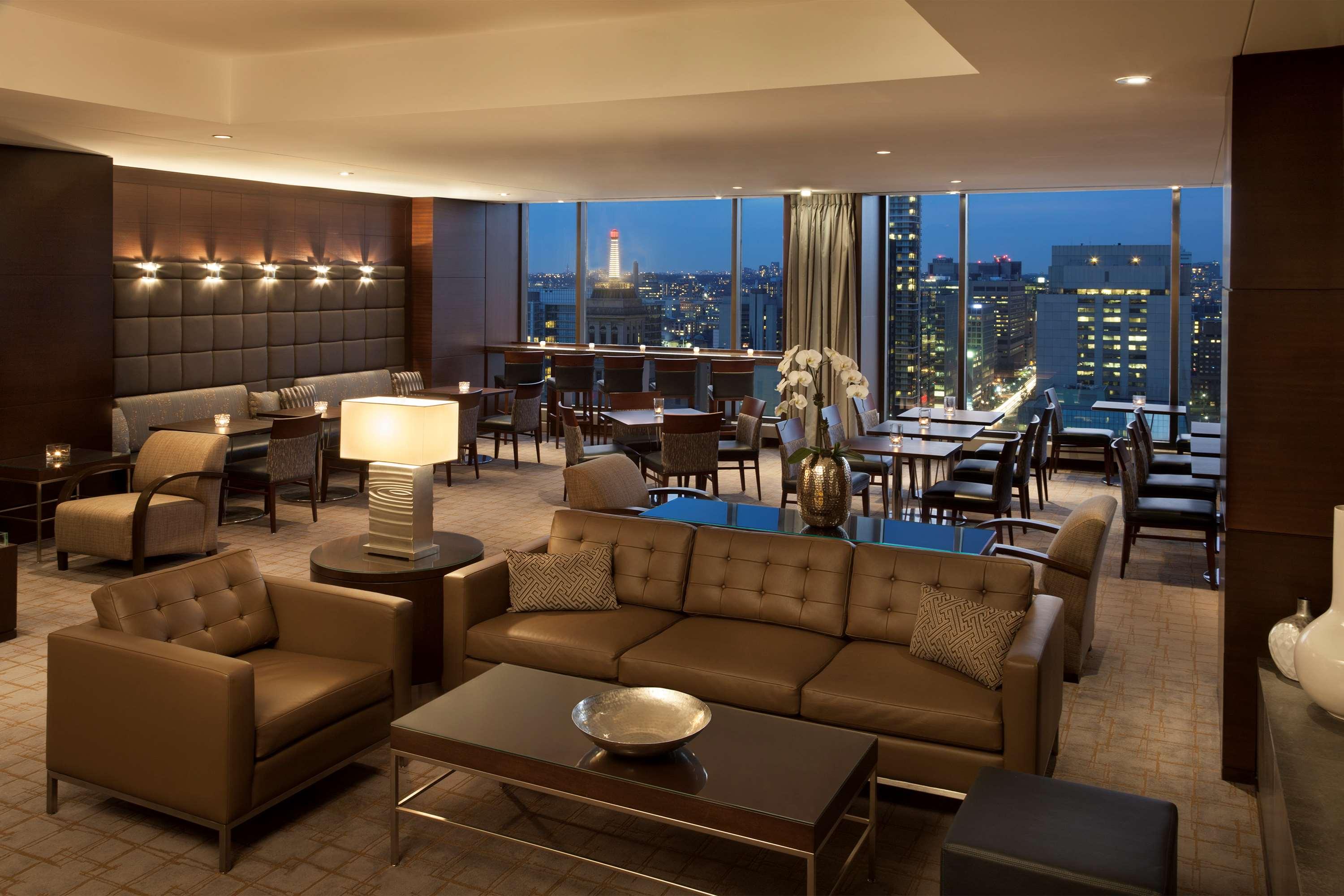 Hilton Toronto Hotel Exterior photo