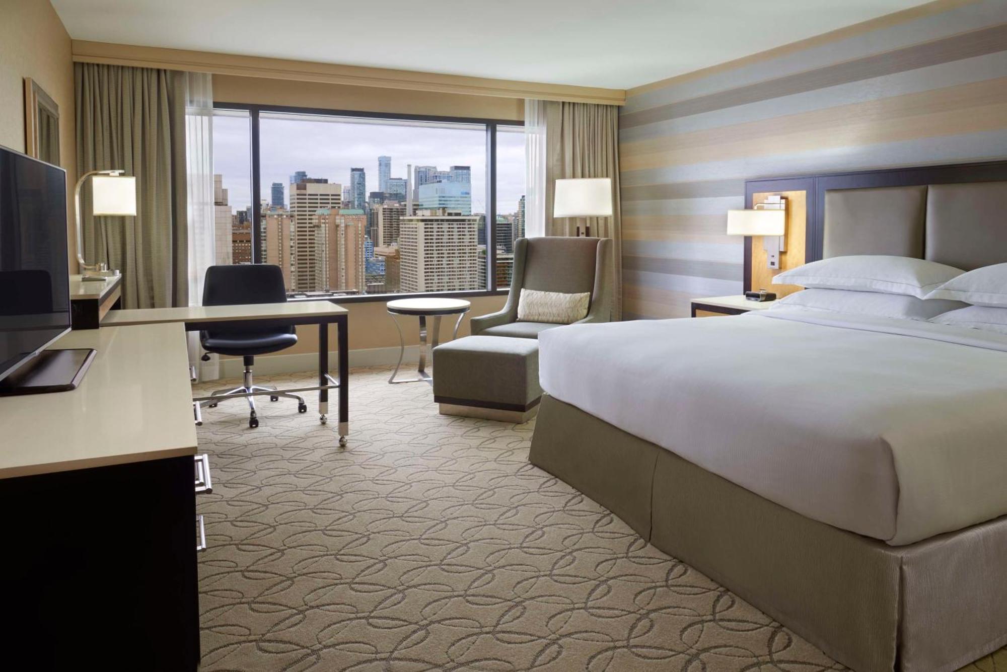 Hilton Toronto Hotel Exterior photo