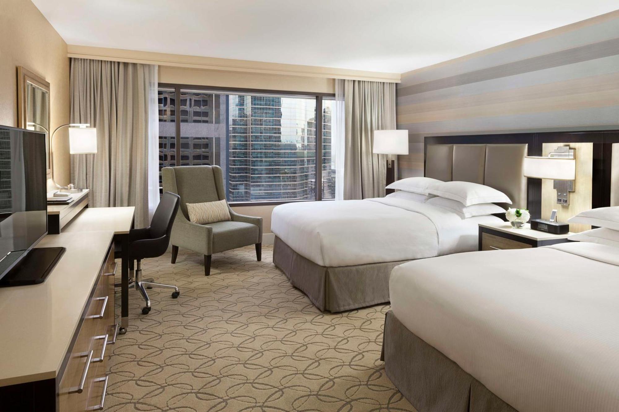 Hilton Toronto Hotel Exterior photo